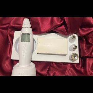 Microdermabrasion wand. Used once in great condition with everything included